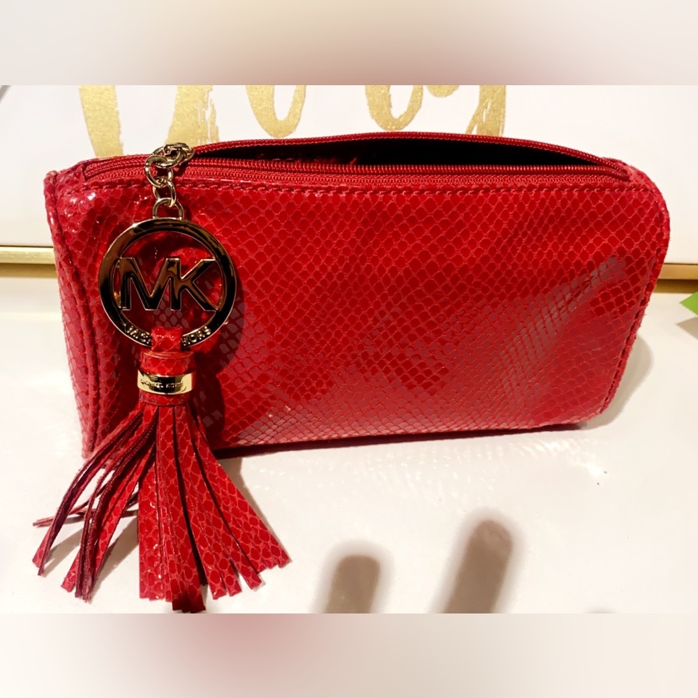 MK Clutch